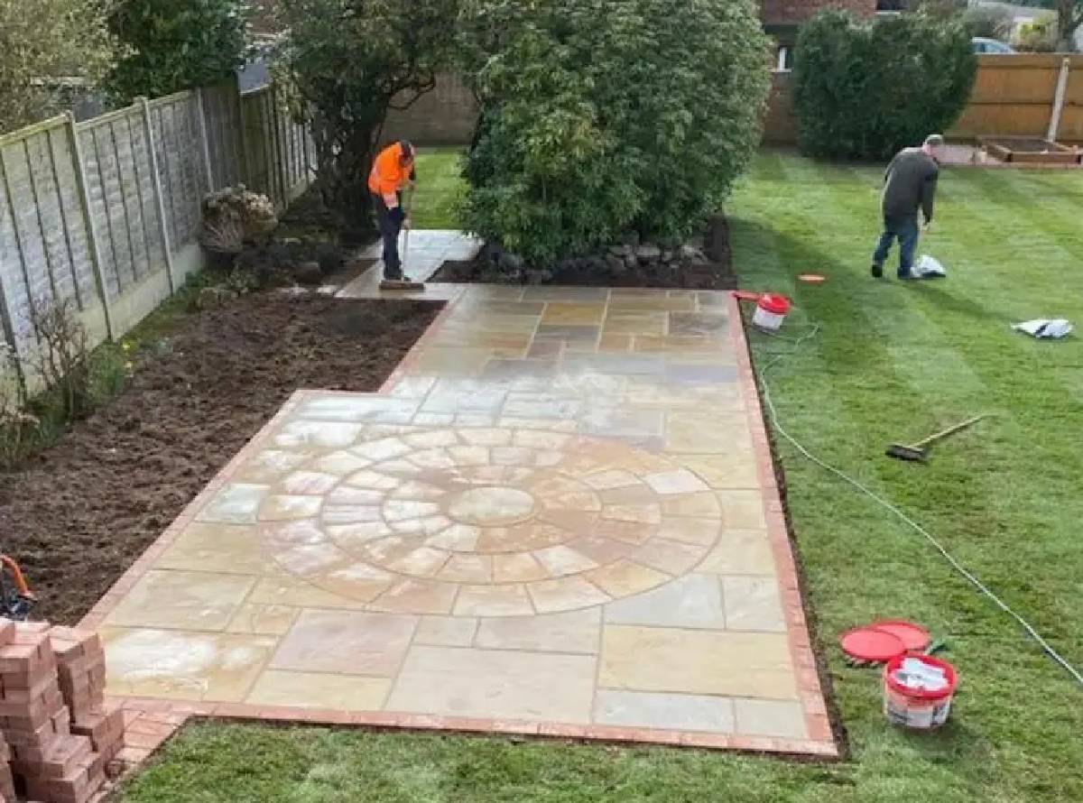Hard landscapers in Chesterfield and Derbyshire Hard landscapers in Chesterfield and Derbyshire